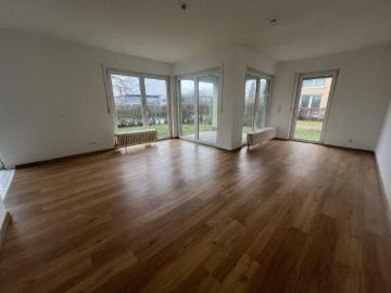 Ebersdorf, Chemnitz - Parkplatz, Terrasse