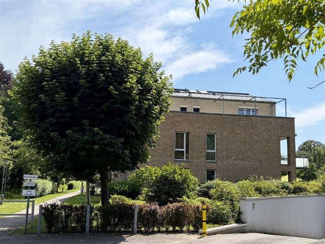 ruhige Wohnung zentral im Dorf in Wellingsbüttel!