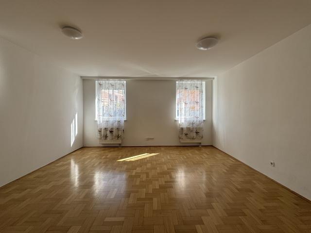 Ruhige Wohnung im 1. OG | 8041 Graz Liebenau