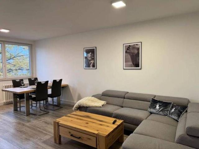 Ruhige Wohnung im vierten Stock mit Südbalkon, 2 Zimmer zentrumsnah
