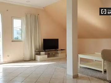 Ruhige Wohnung mit 1 Schlafzimmer zu vermieten in Treptow, Ber.