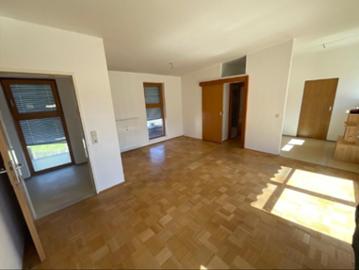 Ruhige Wohnung mit Balkon