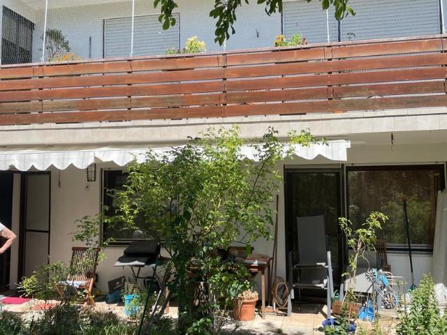Ruhige Wohnung mit großem Garten