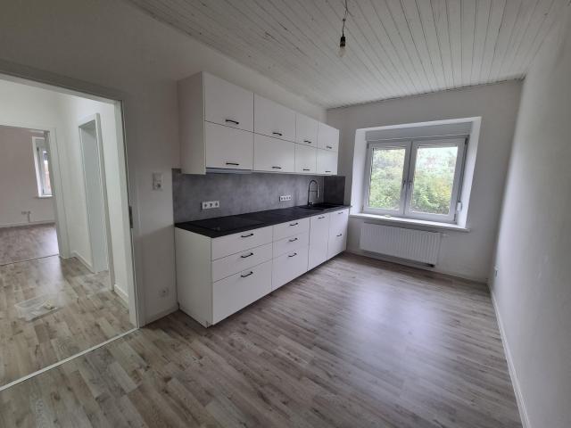 Ruhige, WG geeignete 2 Zimmer mit neuer Einbauküche