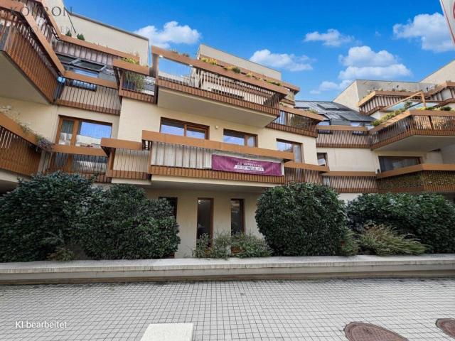 Ruhige, toll geschnittene Wohnung mit Balkon, Garage & Fußbodenheizung
