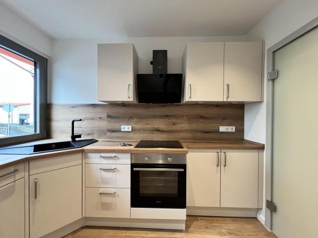 Ruhige und moderne Wohnung mit Einbauküche und hochwertigem Badezimmer