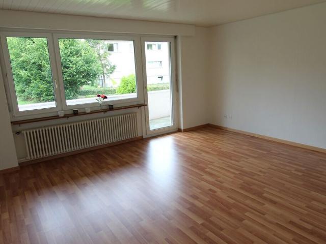 RUHIGE UND GERÄUMIGE WOHNUNG IN RINIKEN SUCHT NEUEN MIETER!