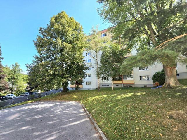 Ruhige und helle Wohnung mit guter Infrastruktur!