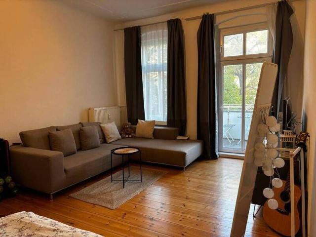 Ruhige und voll möblierte Wohnung mit Balkon in Berlin Weißensee
