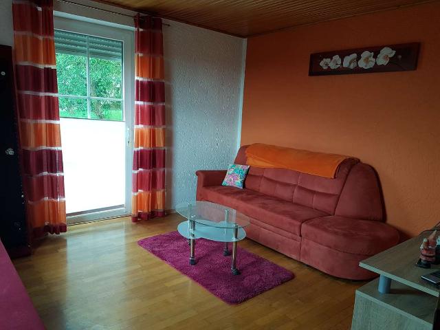 Ruhige, voll möblilierte 2 Zimmer Wohnung mit herrlichem Ausblick