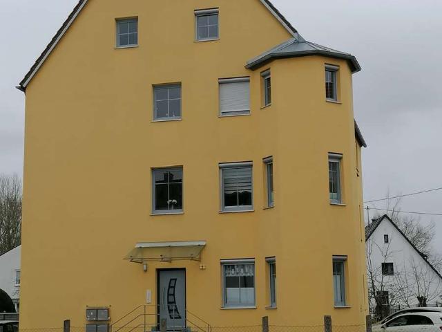 Ruhige, zentral gelegene und bahnhofsnahe 4 Zimmer Wohnung mit Balkon im Herzen von Donauwörth