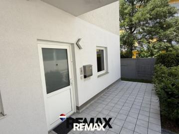 Ruhige zentrale 3 Zimmer Wohnung mit Tiefgarage und Gartennutzung