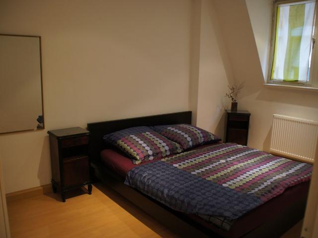 Ruhige, zentrale, modern und komplett möblierte Zweizimmerwohnung in Stuttgart Süd in einem Hinterhaus, Stuttgart Amsterdam Apartments for Rent