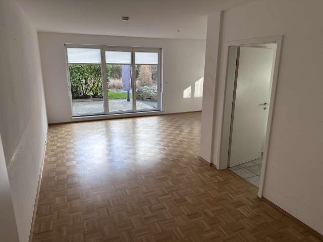 Ruhiger Garten trotz zentraler Lage | Modernisierte EG Wohnung | TG | Energieklasse B
