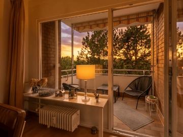 Ruhiger Rückzugsort mit Weitblick: Lichtdurchflutetes 4 Zimmer Idyll
