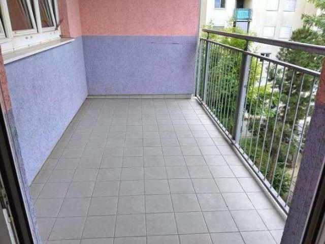 Erstbezug: Sanierte 4 ZIMMER Wohnung, ruhiger Süd Balkon 3m², neue Einbauküche, neue Sanitäranlagen!
