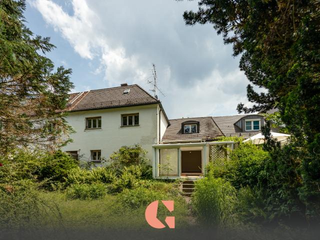 Ruhiges Ensemblehaus mit idyllischem Garten