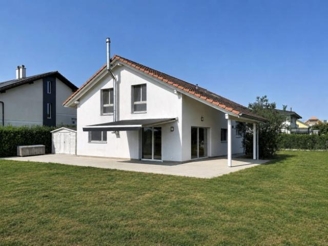 Ruhiges Familienhaus mit offenem Blick auf die Landschaft