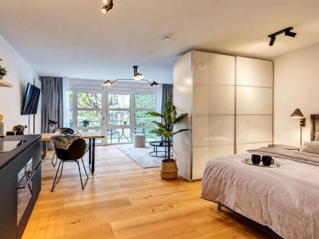 Ruhiges hochwertiges Apartment mit Balkon in München