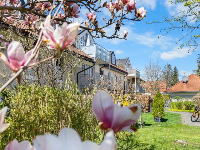 Ruhiges Wohnen und Blick ins Grüne: Hübsche Wohnung mit Balkon