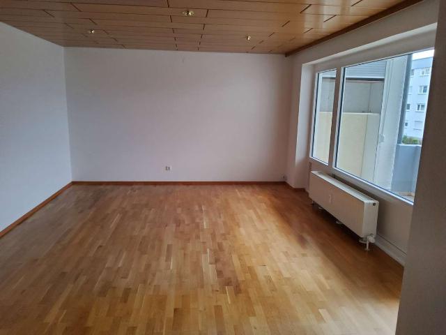 Ruhiges Wohnen mit Balkon & Aufzug in Aichwald Schanbach: Gepflegte 3,5 Zi. Wohnung mit Stellplatz