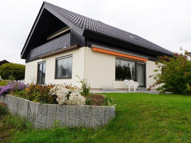 Ruhiges 1 2 Familienhaus in Warthausen Oberhöfen