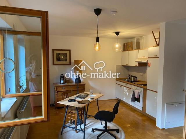 Ruhiges 1 Zimmer Apartment mit großer, uneinsehbarer Terrasse und Stellplatz