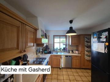 ruhiges 4 Zimmer Reihenhaus mit Wintergarten, Kachelofen und EBK in Deggendorf
