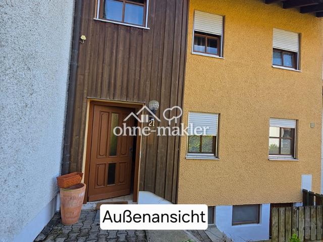 ruhiges 4 Zimmer Reihenhaus mit Wintergarten, Kachelofen und EBK in Deggendorf