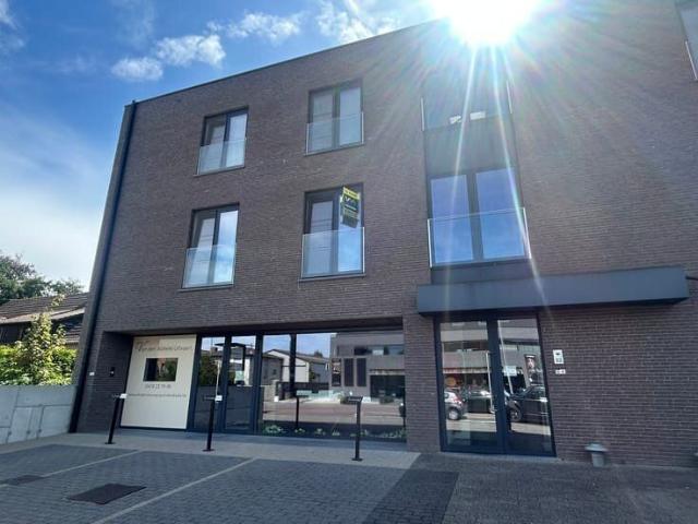 Ruim modern twee slaapkamer appartement