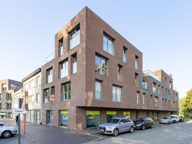 Ruim modern appartement in centrum met terras!