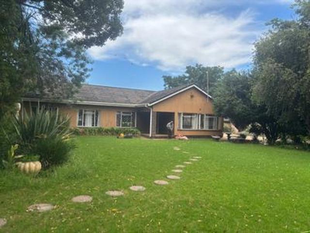 ruim netjiese 3 slaapkamer huis te k.