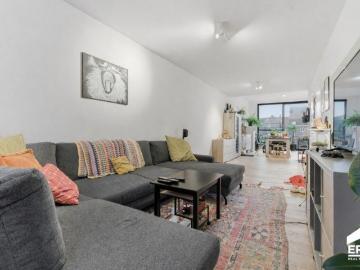 Ruim appartement met 4 slaapkamers en zonnig terras te huur