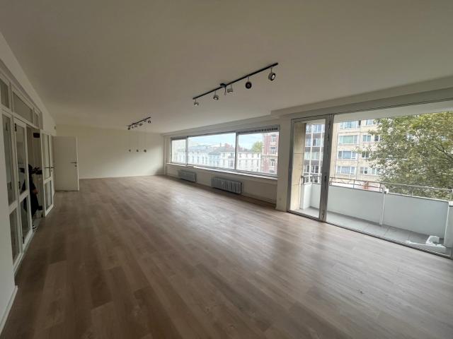 Ruim appartement met 5 slaapkamers en 3 terrassen