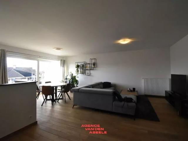 Ruim appartement met 2 slaapkamers en garage