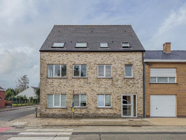 Ruim appartement met 2 slaapkamers en ruime garage