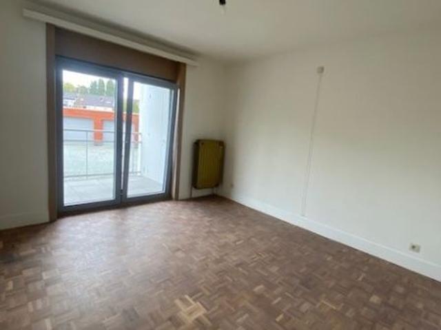 Ruim appartement met 2 slaapkamers en terras