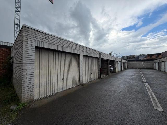Ruim appartement met 2 slaapkamers, garage en airco in het centrum van Geel
