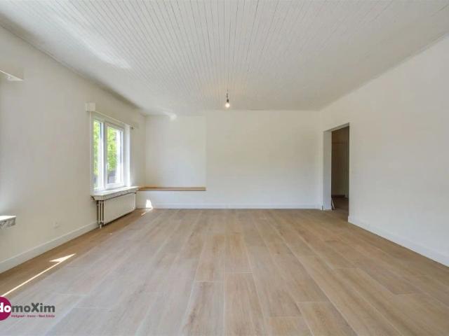 Ruim appartement met 2 slaapkamers gelegen aan de vaart