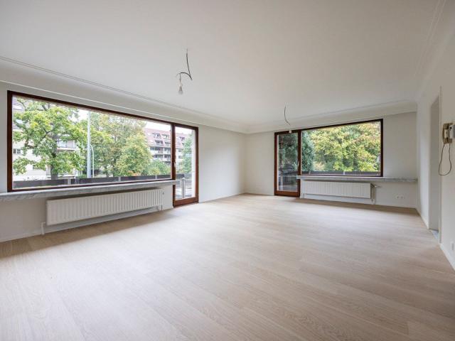 Ruim appartement met 2 slaapkamers, kelderberging en privat