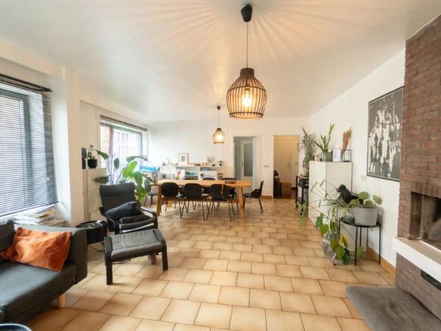 Ruim appartement met 3 slaapkamers en riant terras in centrum Gent