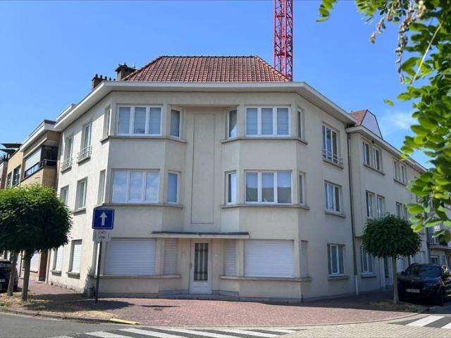 Ruim appartement met 3 slaapkamers te huur op de Montgome.