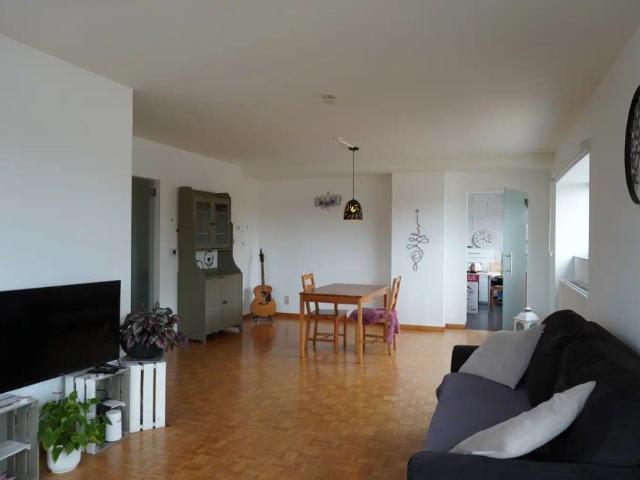 Ruim appartement met 3 slaapkamers, terras en garage op gunstige ligging in Beringen