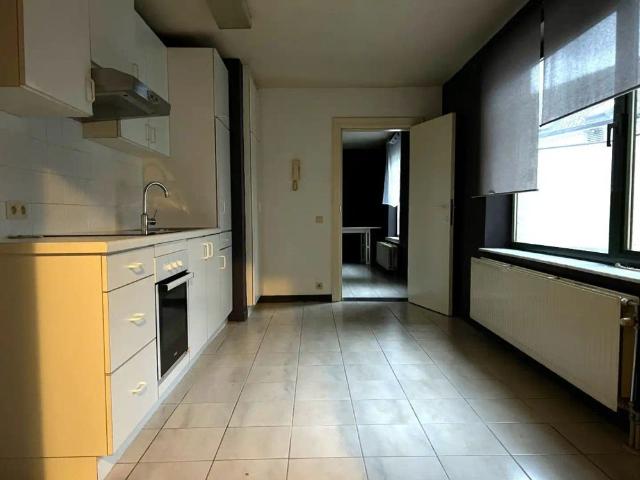 Ruim APPARTEMENT met 3 slpks en terras