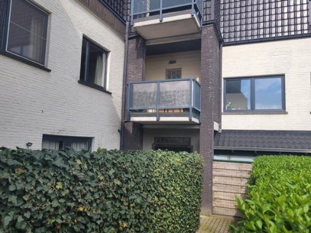 Ruim appartement met terras en parkeerplaats