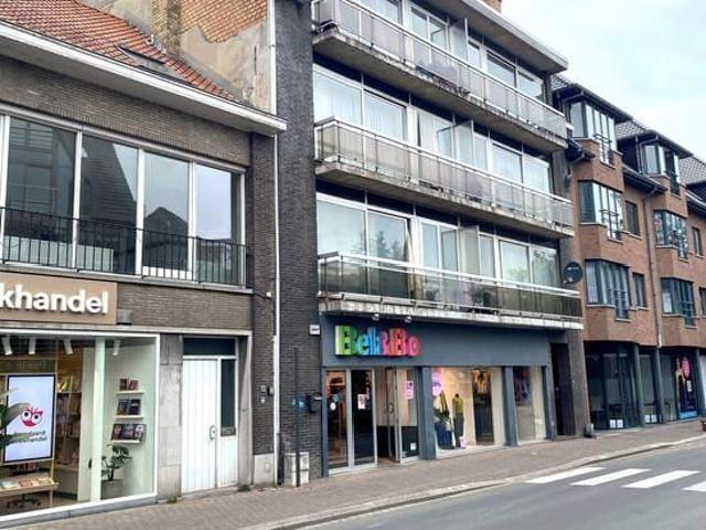 Ruim appartement met terras in hartje Torhout