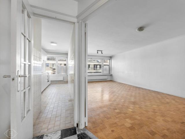 Ruim appartement met terras, parking en prachtig uitzicht