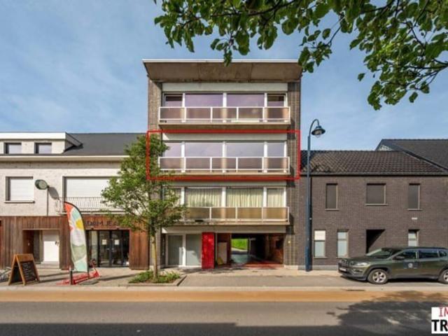 Ruim appartement met terrassen en garagebox in centrum