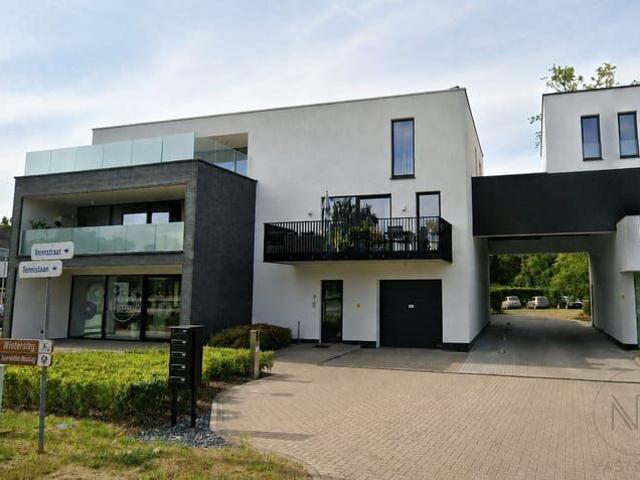 Ruim appartement met twee slaapkamers en autostaanplaats.