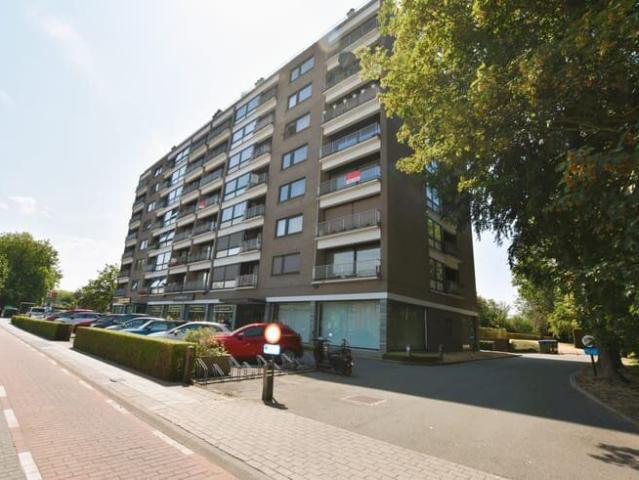 Ruim appartement met twee slaapkamers en garagebox